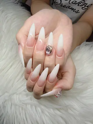 ネイル Lee Nailsのネイルデザイン