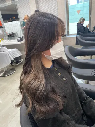 セミロング カラー 抜け感レイヤー︴ ニュアンスカラーのヘアスタイル