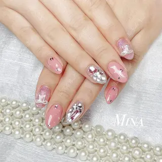 ネイル 🦋 Queenieのネイルデザイン