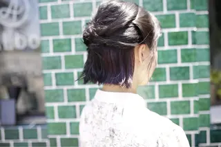 ショート カラー 豊崎 左知のヘアスタイル