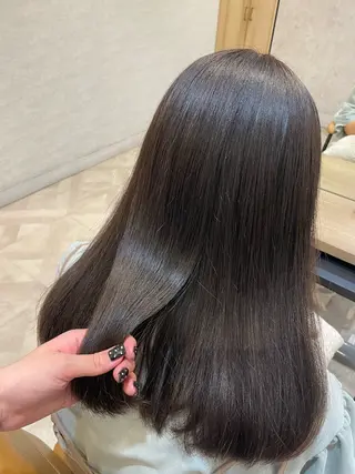 ミディアム カラー 透明感カラー 🩶🩵🩷AIRIのヘアスタイル
