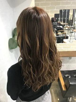 セミロング カラー ブリーチ特化 梅田本多翔のヘアスタイル