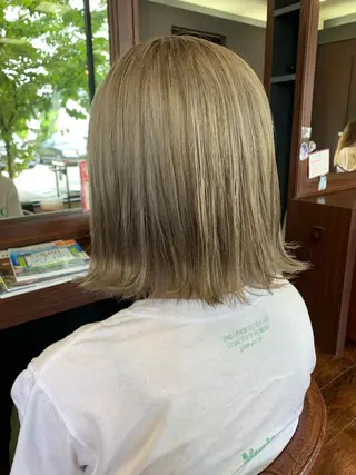 ミディアム おせ ちさとのヘアスタイル