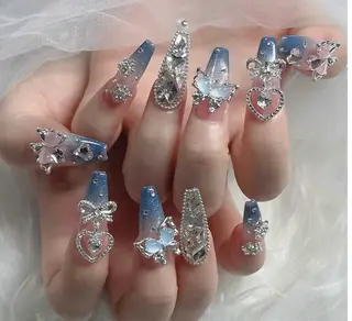 ネイル Julie Nail Hinのネイルデザイン