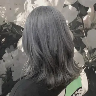 カラー MANAMI 🥀ウルフカットのヘアスタイル