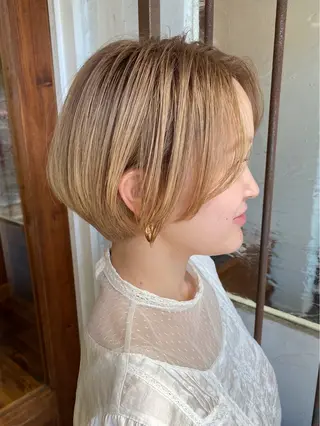 ショート カラー Babylone hair&makeのヘアスタイル