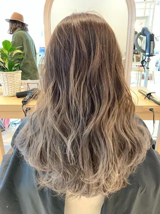 セミロング カラー 小田原NO1 美容師 飯田飛翔のヘアスタイル