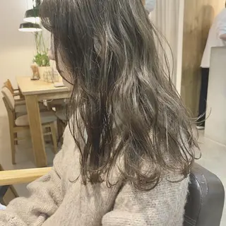 ロング カラー ハイトーンボブ 前田 表参道　グレージュのヘアスタイル