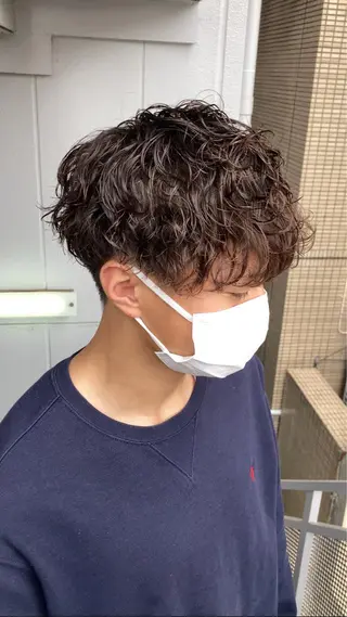 パーマ メンズ 曲がる縮毛矯正 LIBER 岩名のヘアスタイル