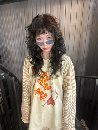 セミロング ブリーチカラー yuraraのヘアスタイル