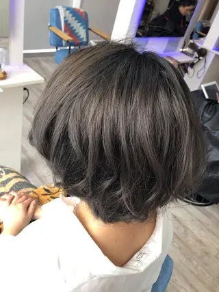 カラー 白井 つづりのヘアスタイル