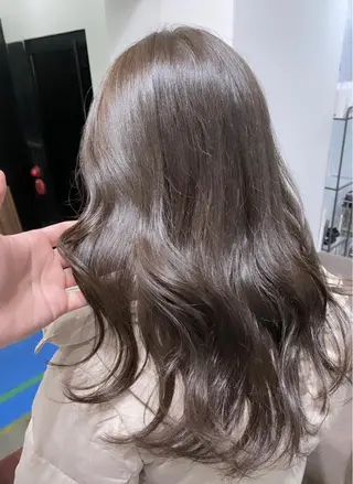 セミロング カラー 👑圧倒的カラー👑 佐々木祐希のヘアスタイル