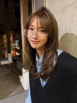 セミロング レイヤーカット\ウル フ　chinatsuのヘアスタイル