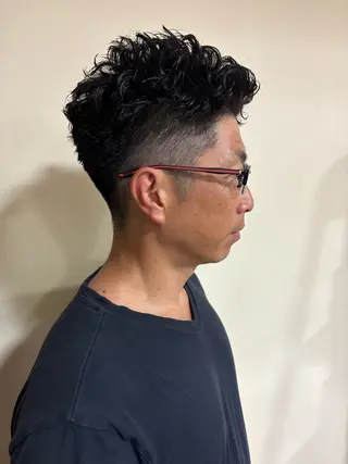 ショート パーマ メンズ 浅岡 昭汰のヘアスタイル