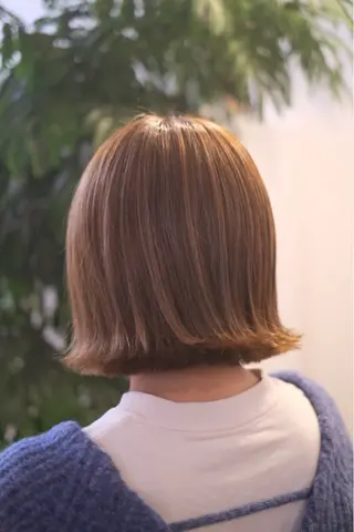 ミディアム カラー 岩村 夏姫のヘアスタイル
