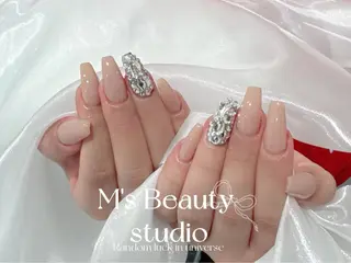 ネイル エムズ ビューテイースタジオのネイルデザイン