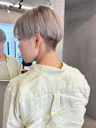 ショート カラー 井上 唯のヘアスタイル