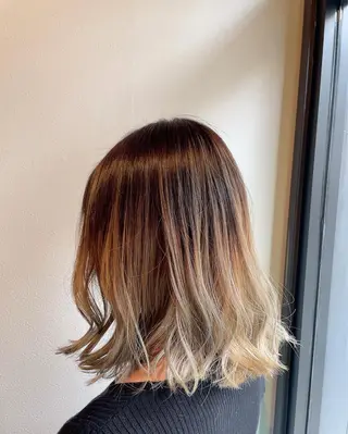 ミディアム カラー 秋田 亜由美のヘアスタイル