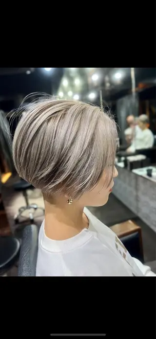 ショート カラー 艶髪✴︎髪質改善 VERONIQUEのヘアスタイル