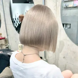 ショート カラー ✨ブリーチカラー× 艶髪SUZU🛼🫧のヘアスタイル