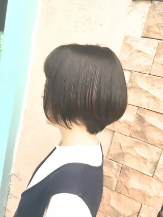 ショート 岡本 小百合のヘアスタイル