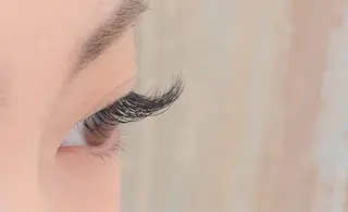 マツエク・マツパ 中村 眞歩のヘアスタイル