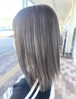 ミディアム カラー r i n k aのヘアスタイル
