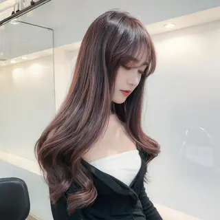 ロング 小山田 彩美のヘアスタイル