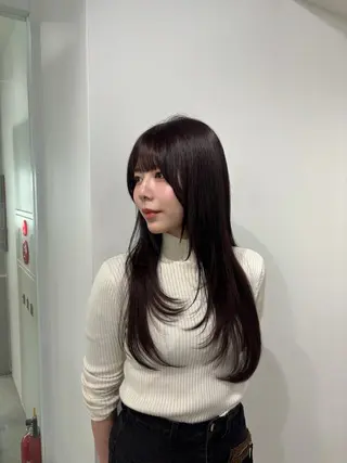 セミロング カラー 抜け感レイヤー︴ ニュアンスカラーのヘアスタイル