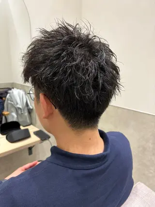 ショート パーマ メンズ 仲地 大地のヘアスタイル