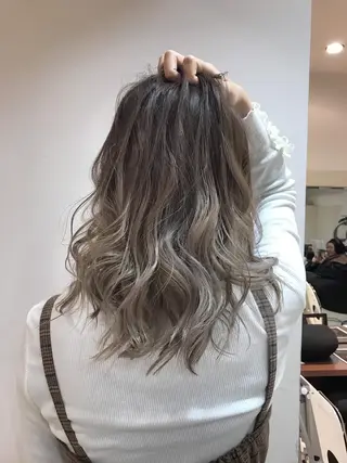 カラー Ash 店長 山下達也のヘアスタイル