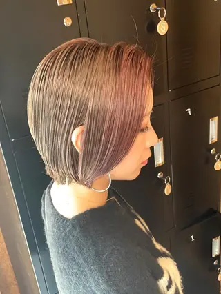 ショート ☘️レイヤー&ボブ× ハイトーン☘️初ボブのヘアスタイル