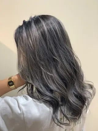 ロング ハイトーン得意😍 Lumiereのヘアスタイル