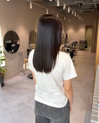 ミディアム 井山 葵のヘアスタイル