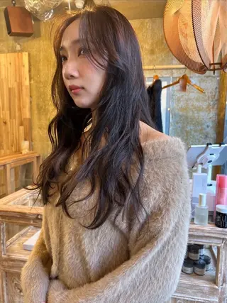 ロング カラー momona english okのヘアスタイル