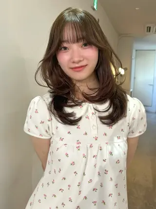 ロング カラー mizuki/ピンク ベージュ.レイヤーのヘアスタイル
