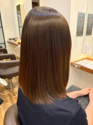 ミディアム HONOKA ブリーチ/艶カラーのヘアスタイル
