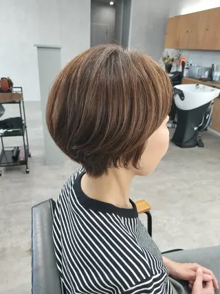 ショート S. Hitomiのヘアスタイル