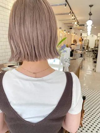 ミディアム カラー 顔周りレイヤーカット ブリーチminamiのヘアスタイル