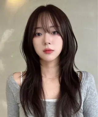 ミディアム カラー 韓国風レイヤーカラー ライムのヘアスタイル