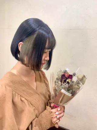 ミディアム カラー 佐藤 瑚碧のヘアスタイル