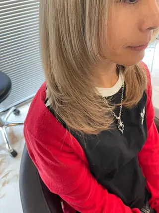 セミロング 檜皮 夢子のヘアスタイル