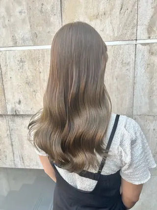 ロング 艶カラー🦖 🤍SARAのヘアスタイル