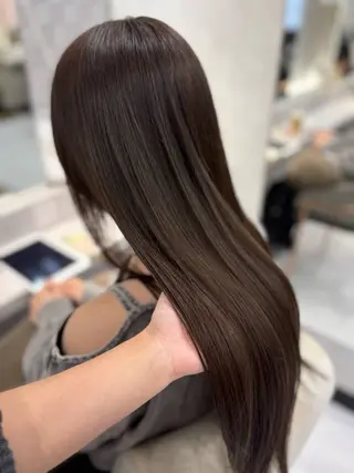 ロング カラー 寺澤 花梨のヘアスタイル