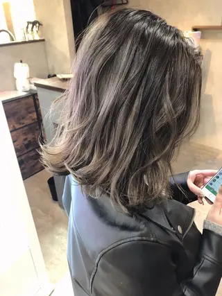 セミロング カラー ショート⭐️ブリーチ ⭐️木村康二⭐️のヘアスタイル