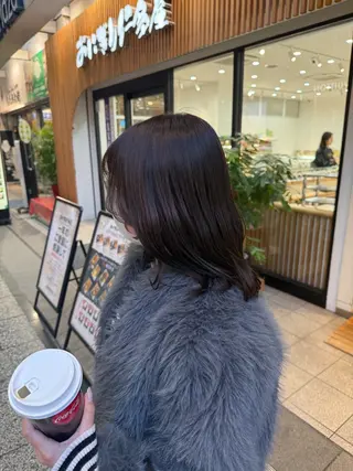 カラー femme 當田 莉央のヘアスタイル