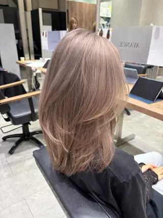 セミロング 石垣 凜のヘアスタイル