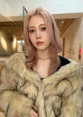 セミロング カラー mellowman 【メロウマン】のヘアスタイル