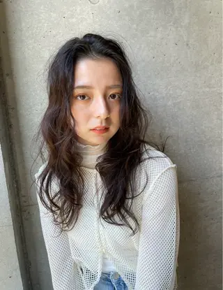 ロング 佐藤 百葉のヘアスタイル