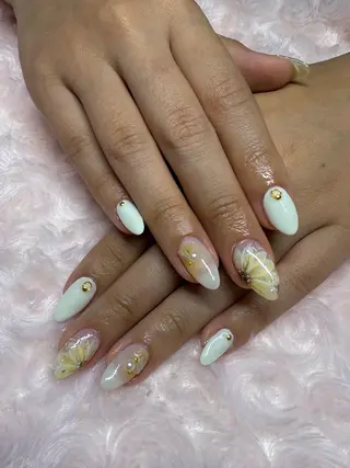 ネイル Mhauoli NAGISA🌺のネイルデザイン